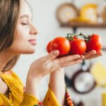 Odpowiednia pielęgnacja pomidorów – trzy kluczowe procedury dla obfitych zbiorów